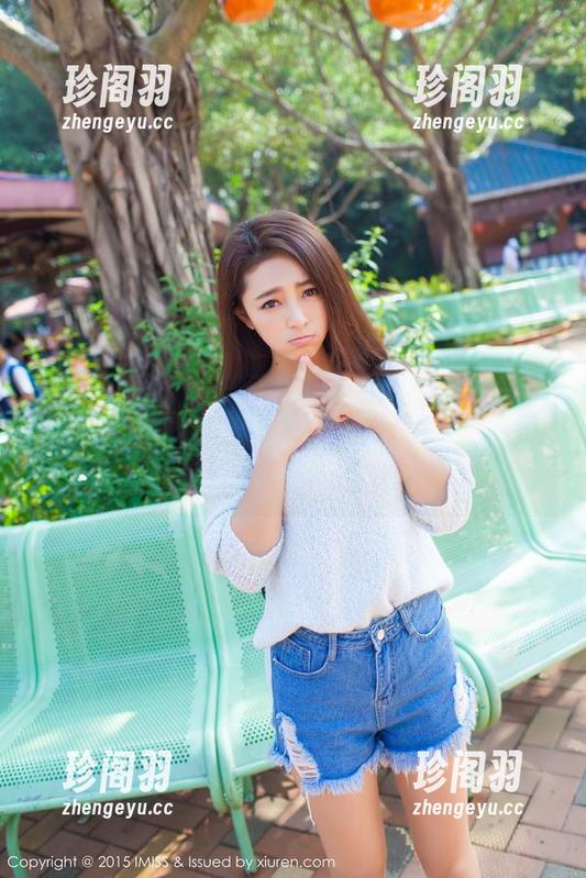 IMiss爱蜜社 - 江欢欢fon的写真：白丝之间的那份轻盈，像晨露一样，总让人留下遐想。