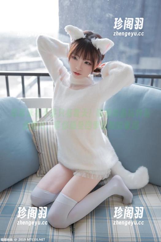 草莓泳衣不是只有夏天！喵糖映画玩转私房图片，带你感受四季绽放的童趣