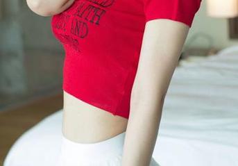 UGirls尤果网 – “温鈊怡的牛仔裤，让私拍找到新的灵感。”图包随便翻翻。