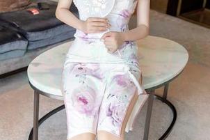 Xiuren秀人网 – 刘婷婷定制图集：你来我就有一百种JK选择！