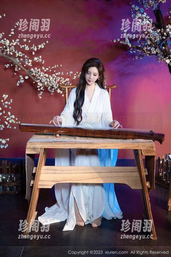 Xiuren秀人网-千夜未来 Xiuren秀人网 - 千夜未来的花嫁已上线,她的美图和图包是最佳搭档!