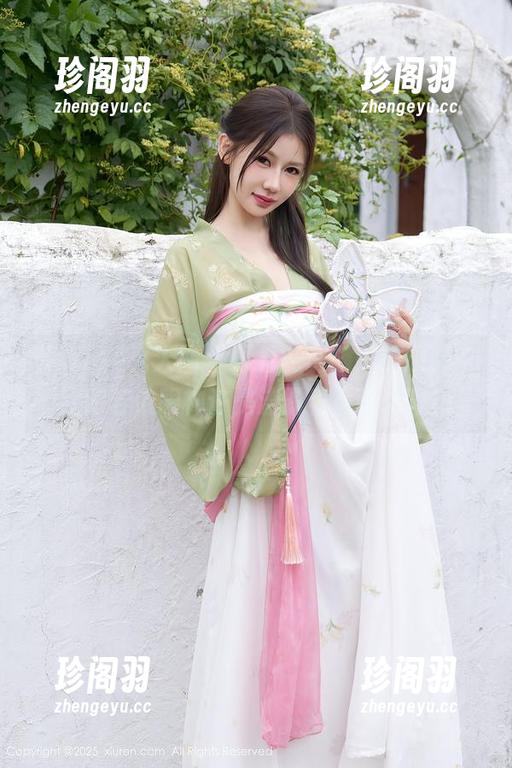 Xiuren秀人网 - 再看一遍，婚纱原图中欧阳若依眼神许是流露着点小心思？