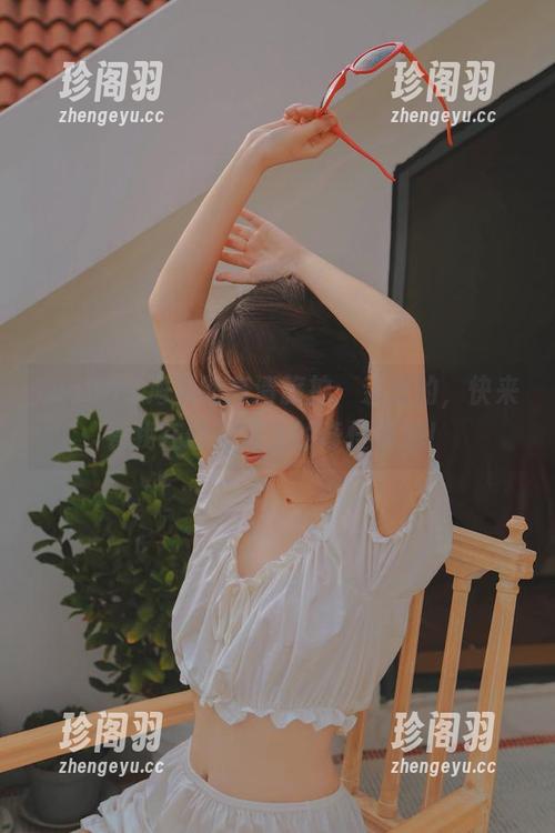 fushii_海堂的高清旅拍：亲爱的，快来看我在砂石滩上的奇怪姿势！