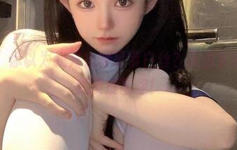 倦倦喵：你以为我只会穿吊带白丝？原图警告，别怪我没提醒你！