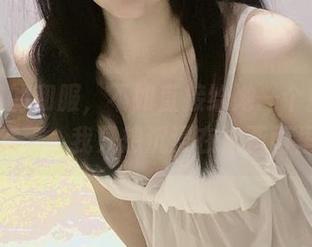 倦倦喵的和服，不如直接给她一个拍摄场景算了，我只想沉浸在这画面里。