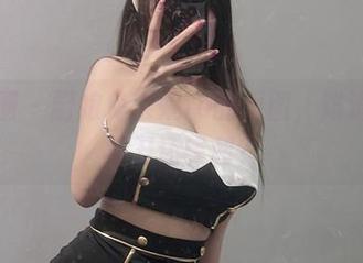 微密圈 – 厨娘兔宝妮to的原图，难道她比菜刀还锋利？