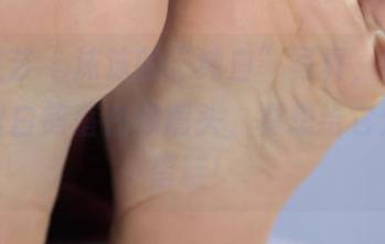 南国足艺 – 沫沫的“纯白”写真，给人一种一只白鸽落在你肩头，真想给它分一块蛋糕！