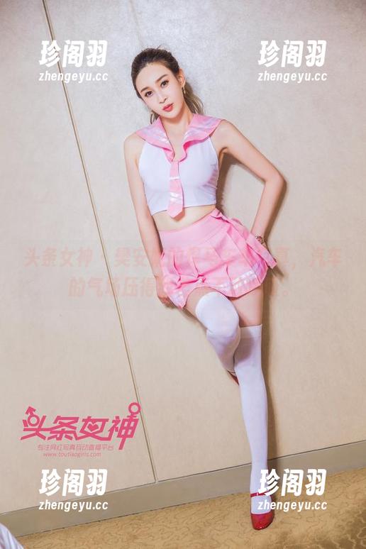 头条女神 - 樊安妮的悍马车车写真，汽车的气场压得我差点不敢呼吸。