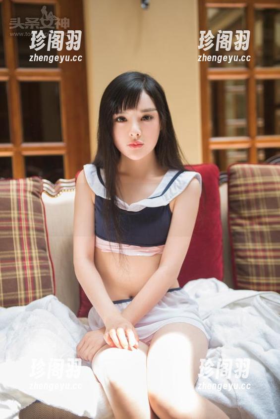 头条女神 - 温婉大方，钟晴的在线写真让这件内衣感觉很…舒服的样子。