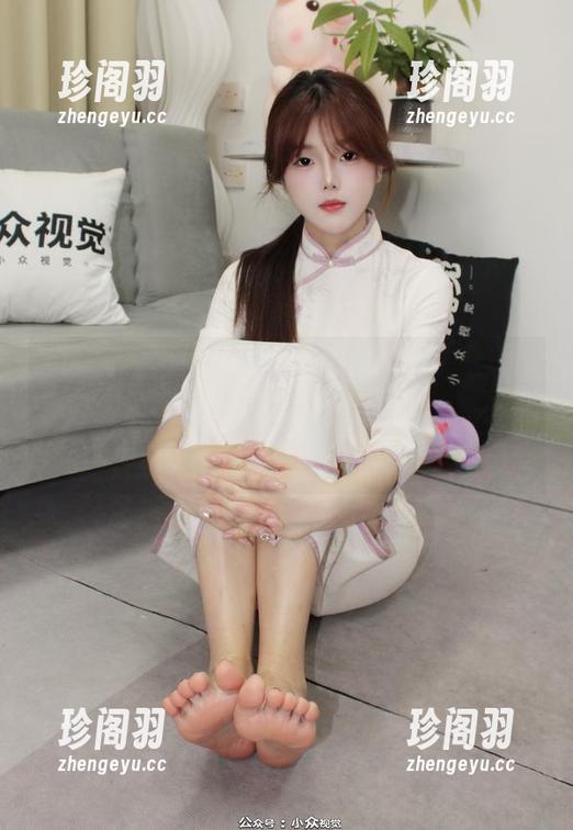 小众视觉 - 珂老师的全套体操服，照片干净得像是运动会现场的十万个“给我个干！”