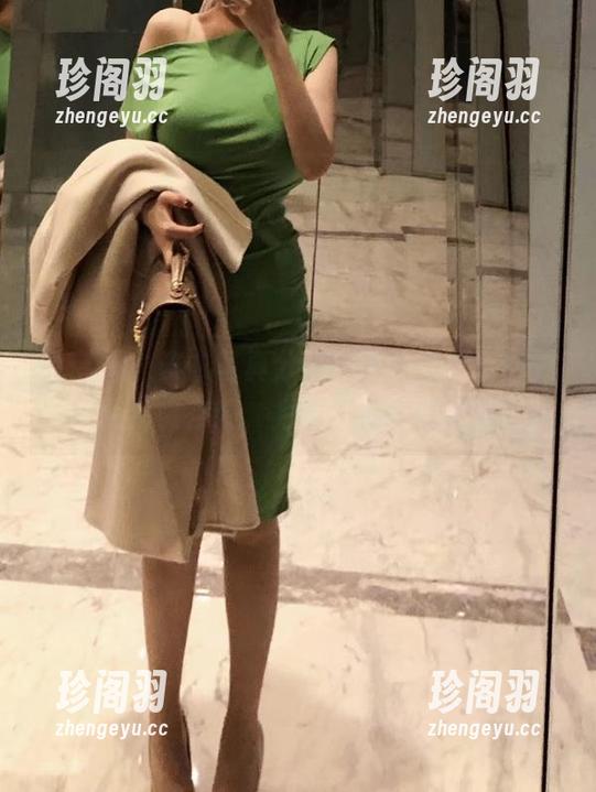 微密圈 - 皮衣写真分享：小芯酱说，你把我照片保存好，为啥不加个收藏呢？
