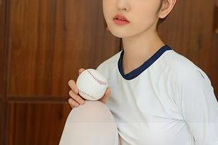 尤蜜荟 – 柚柚酱的“天使与魔鬼”原图：在光与影的边缘打转，谁是天使，谁是真魔鬼？