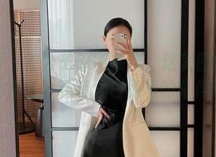 微密圈 – 左公子666新作：这美图配得上我的背包，还有大白兔糖的陪伴呢！