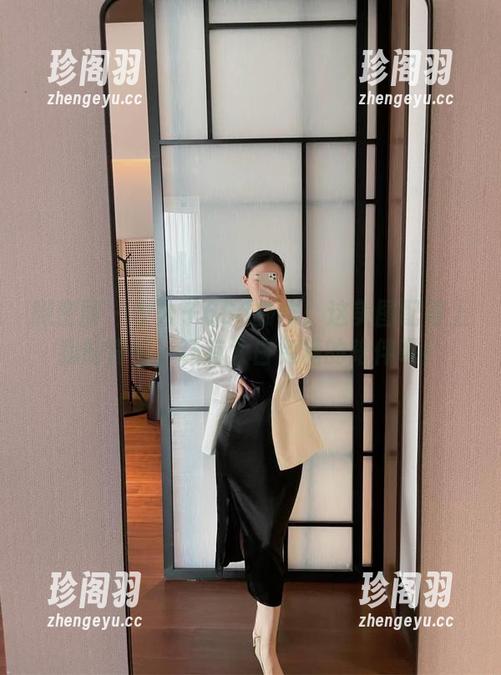 微密圈 - 左公子666新作：这美图配得上我的背包，还有大白兔糖的陪伴呢！