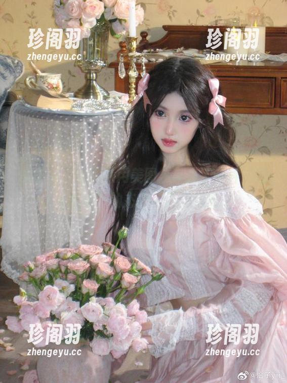 怡子yiii的网袜用美图分享出了一种“惹人想象”的态度，不想远离。