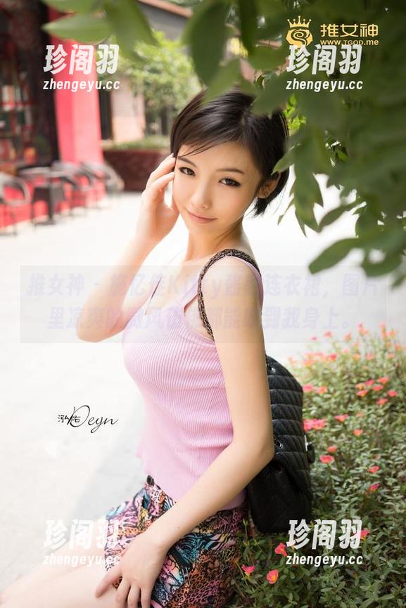 推女神 - 施忆佳Kitty酱的连衣裙，图片里凉爽的微风仿佛都能吹到我身上。