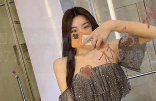 微密圈 – 图库里的林子琳喵：把礼服穿上，感觉自己变成了公主，但冷静，还是要顾及现实。