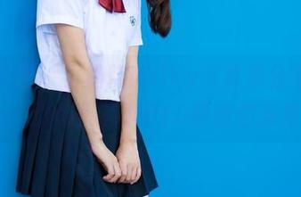 森萝财团 – 小奶糕Milky写真集分享，今天要一起lol！有料010等着你来发现～