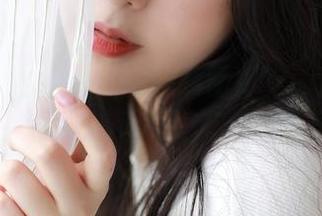 模范学院 – 当K8傲娇萌萌Vivian穿上泳装：干脆让我沉入美图的海洋！