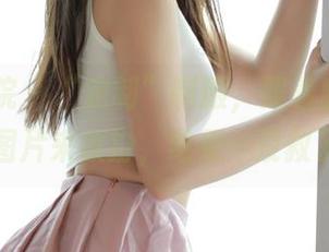 模范学院 – “定制”制服，照着唐琪儿il的图片来妆扮，结果…没救了。