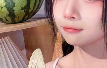 清青琴玖姐姐：原图里的优雅，图包我真要看完才能呼吸！