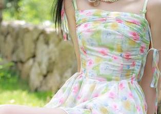秀人网 – 脚腕儿也有戏，九千柒柒美脚写真等你来戳