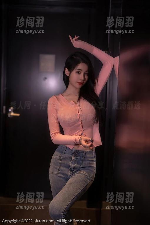 秀人网-任莹樱 秀人网 - 任莹樱,灰丝的分享,点滴都透着精致的俏皮。