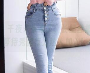 秀人网 – 千夜未来来了，长腿合集图包，等待秀腿行为达人加入！