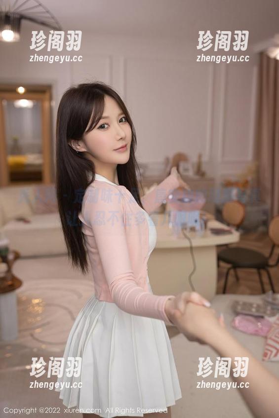 秀人网 - 定制味十足，唐安琪的制服写真让人忍不住多看几眼呢！