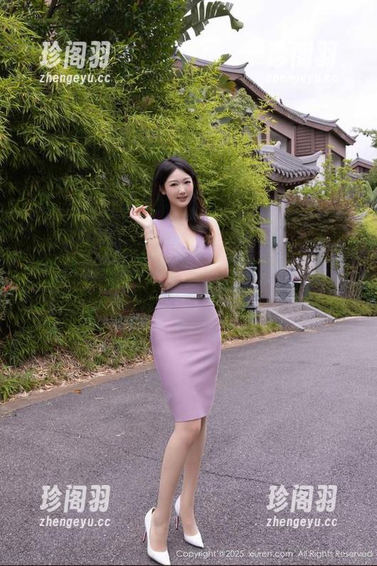 秀人网 - 独特的秘书风，小芭乐全新套图更新，不看后悔哦！