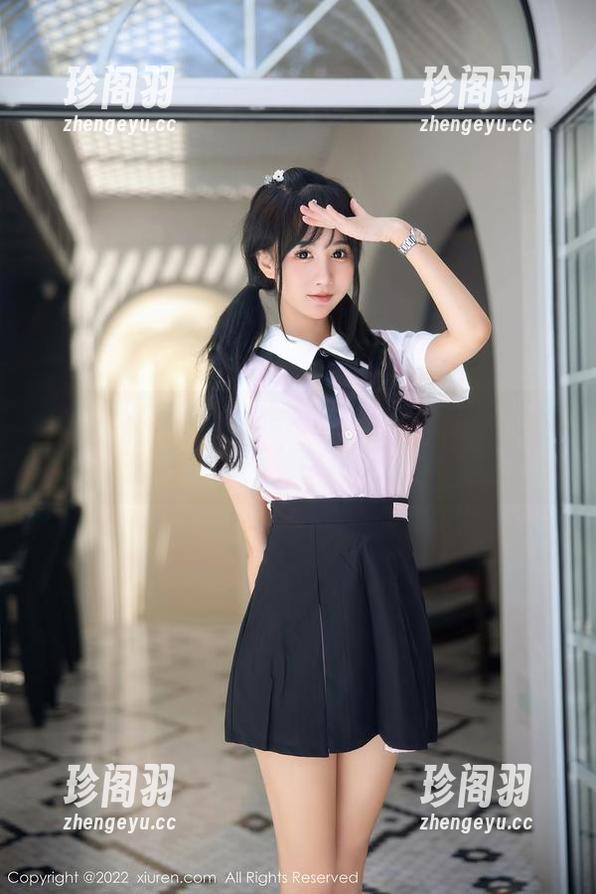 秀人网 - 小薯条nienie特供：这红裙作品，福利不看会后悔哦。