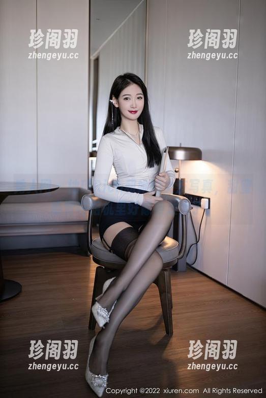 秀人网 - 柚琪Rich和她的女友写真，甜蜜感觉在相机里好像被放大了。