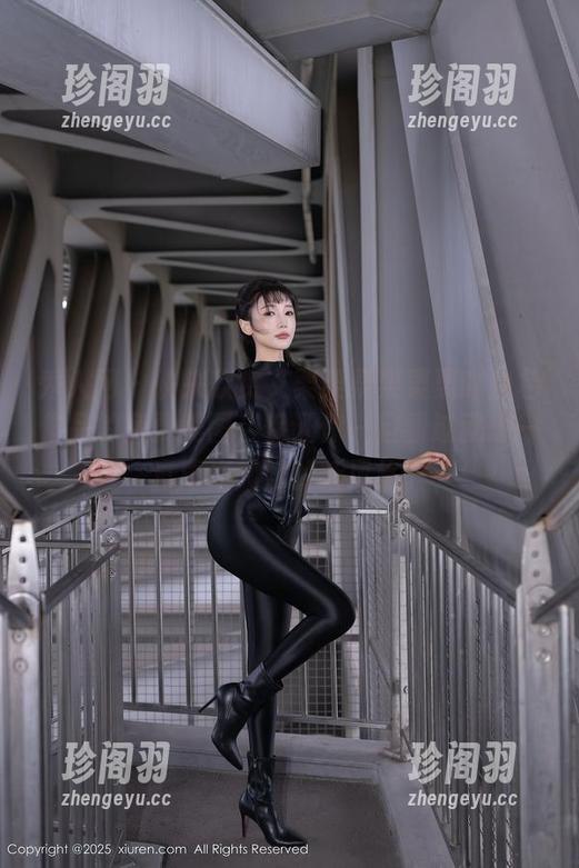 秀人网 - 快来欣赏艾栗栗栗栗栗栗吖白色作品的免费美图，保证你一旦看过就想一直再订阅她的新风格。