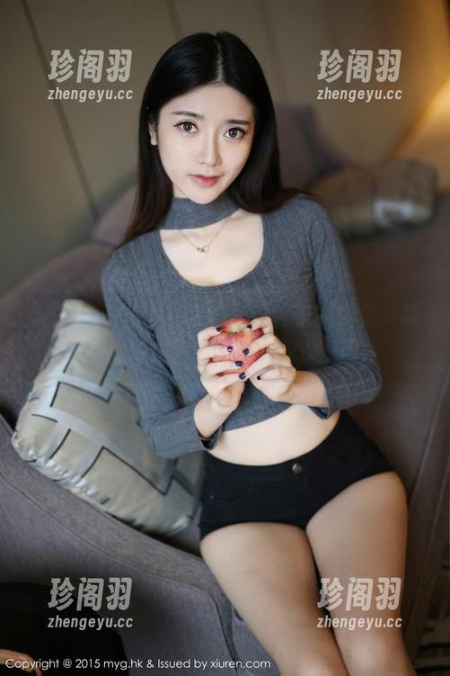 美媛馆 - 好吧，胡润曦的连衣裙图集更新了，是时候重温我的搭配灵感了！