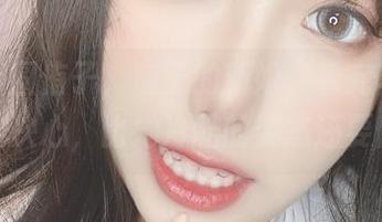 她是芋圆侑子，魔王的新娘，看完写真让我下定决心，比她冷酷的姿态还要傲娇。
