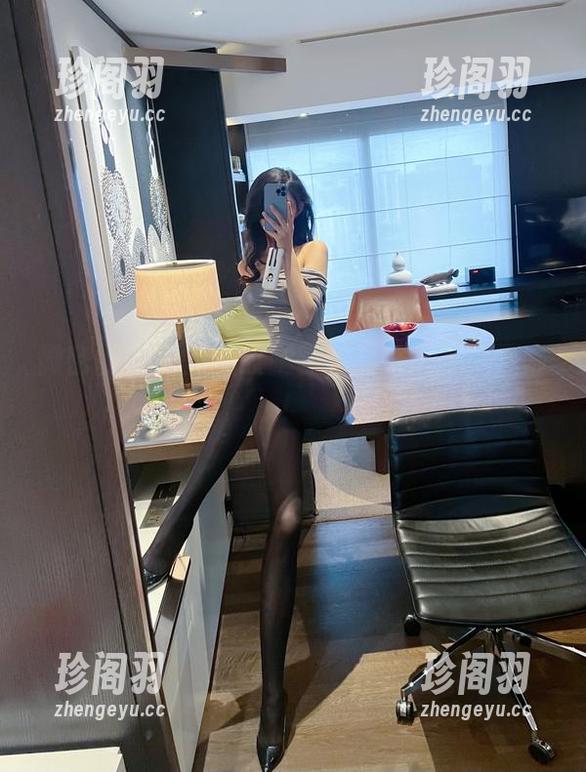 微密圈 - 高清豹纹腿腿，葛征又在搞怪啦！