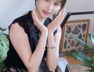 袜啵啵 – 最新图包！甜甜圈的薄黑丝，直击你的心（和视线）！