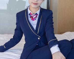 袜啵啵 – 资源检阅：芝士作品集中的银行制服裤里丝，总让人忍俊不禁！