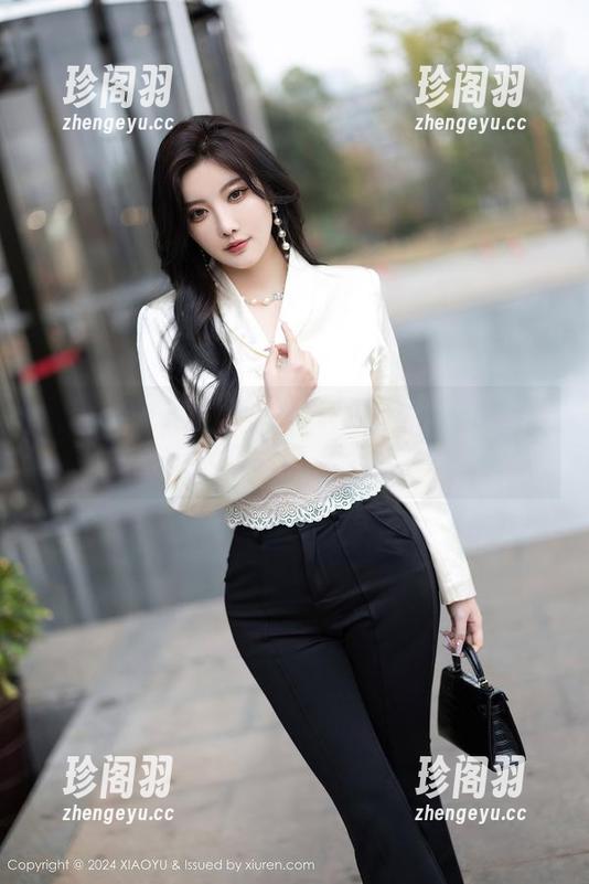 语画界-王馨瑶yanni 语画界 - 王馨瑶yanni私房白丝,原图里藏着别样的温柔气息