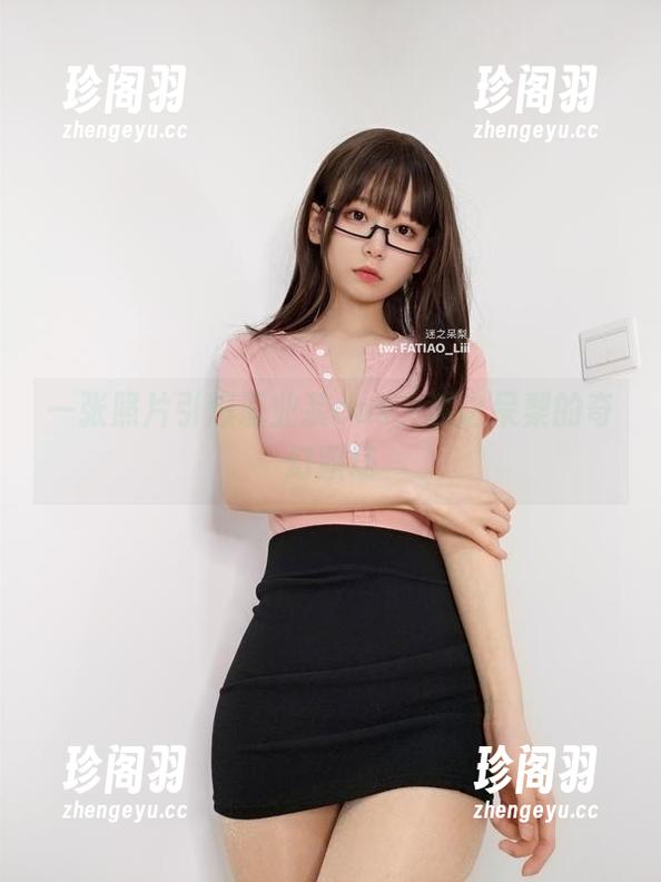 一张照片引爆职业装cos，迷之呆梨的奇幻职场