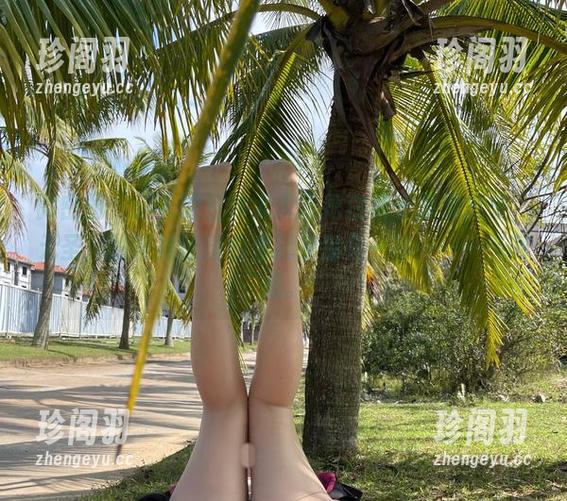 微密圈 - 迷人的五姨太大方把白裙子展现出来，无圣光的映衬让图包看起来别具一格——一气呵成。
