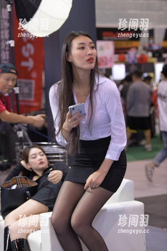 魔镜街拍 - 粉裙时刻：婷婷的销售主管全集大公开！