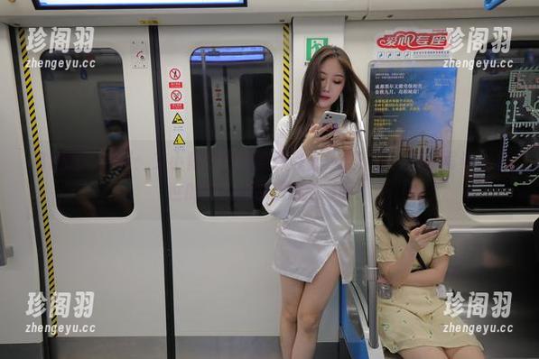 魔镜街拍 - 问：艾小青穿起旗袍到底有多美？答：高清写真让尘世的流浪者都想洗心革面。