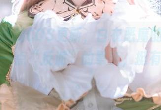 黑龙贯通的COS更新，白衣恶魔的装扮总是带着一点“反派”的晕染，挺有意思的。